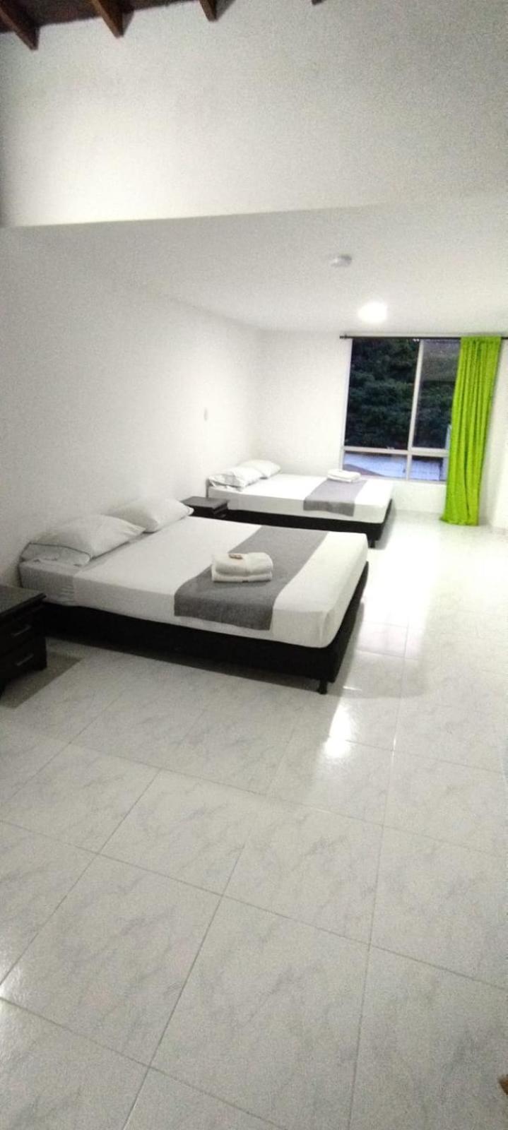 Hotel Paradise Lleras Medellín Eksteriør bilde