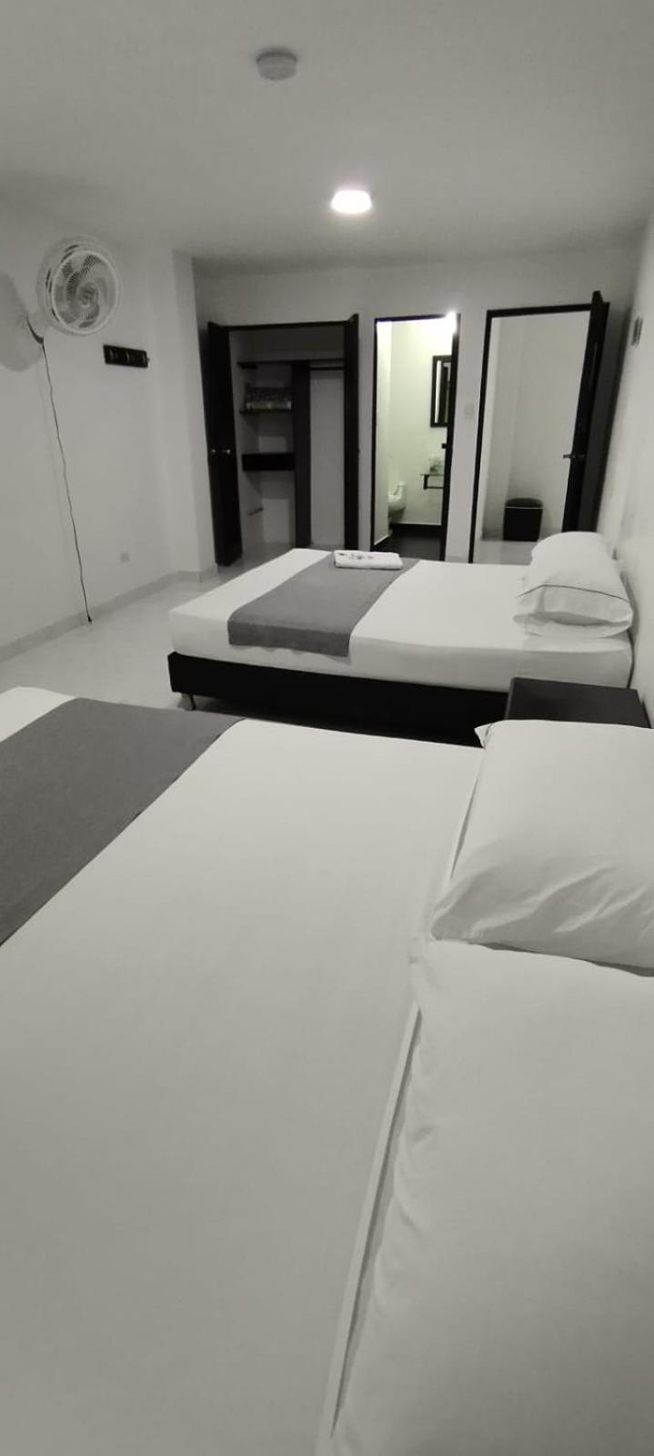 Hotel Paradise Lleras Medellín Eksteriør bilde
