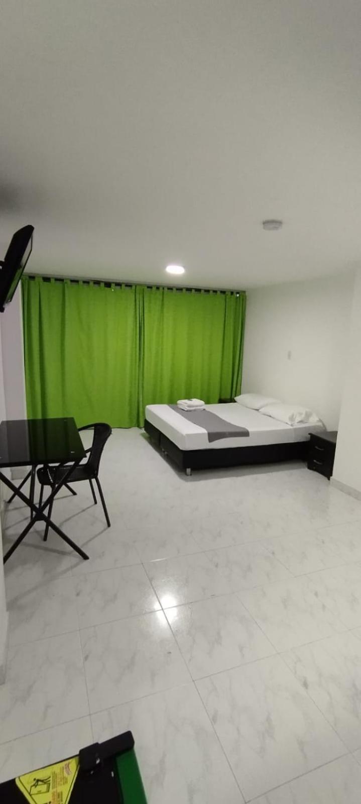 Hotel Paradise Lleras Medellín Eksteriør bilde