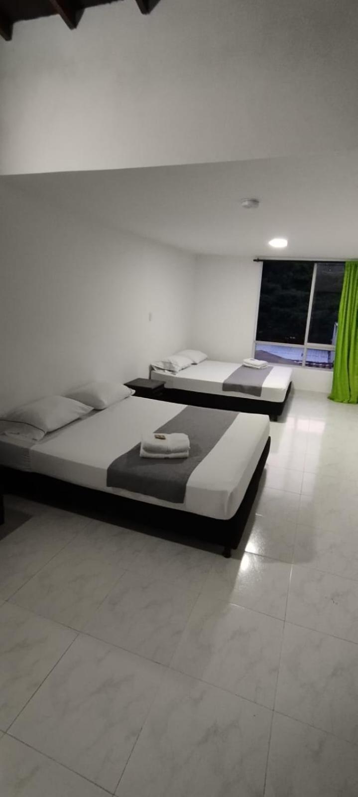 Hotel Paradise Lleras Medellín Eksteriør bilde